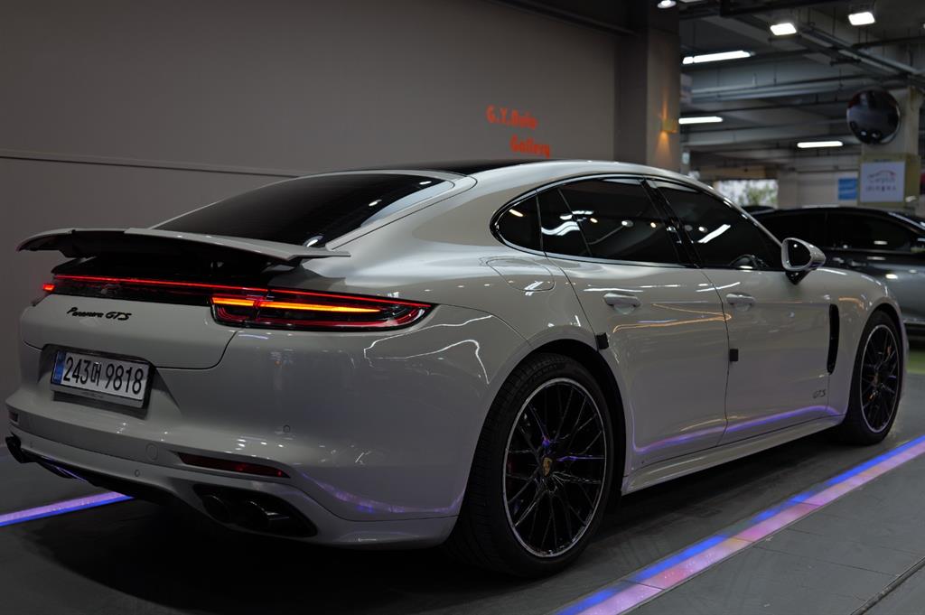 Porsche Panamera 4.0 GTS 3