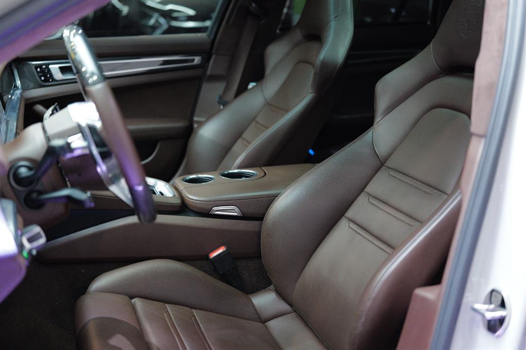 Porsche Panamera 4.0 GTS 8