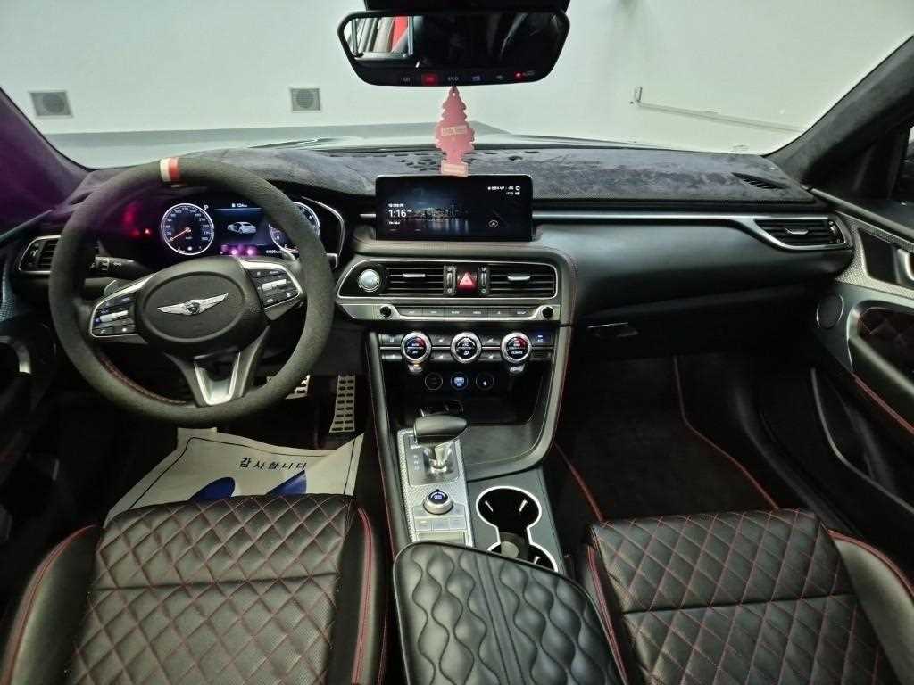 Genesis G70 Gasoline 3.3T 4WD Sport Package 8