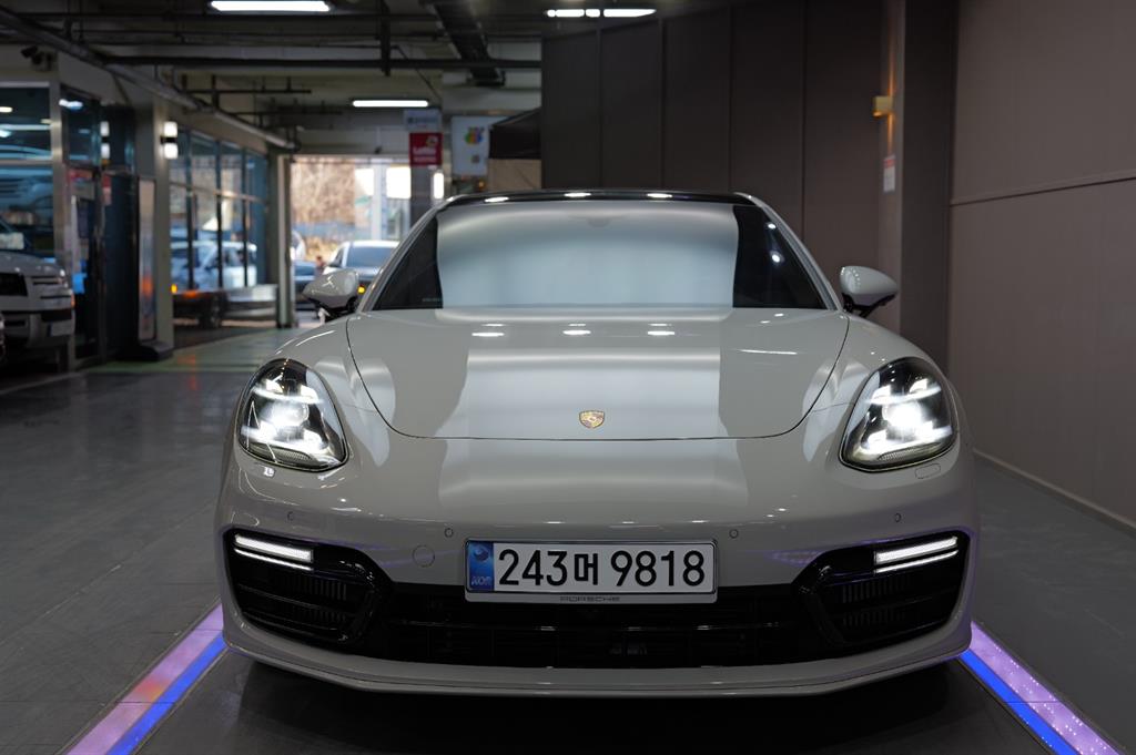 Porsche Panamera 4.0 GTS 4