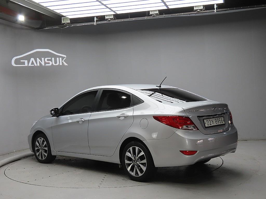 Hyundai Accent 1.4VVT Premium 4