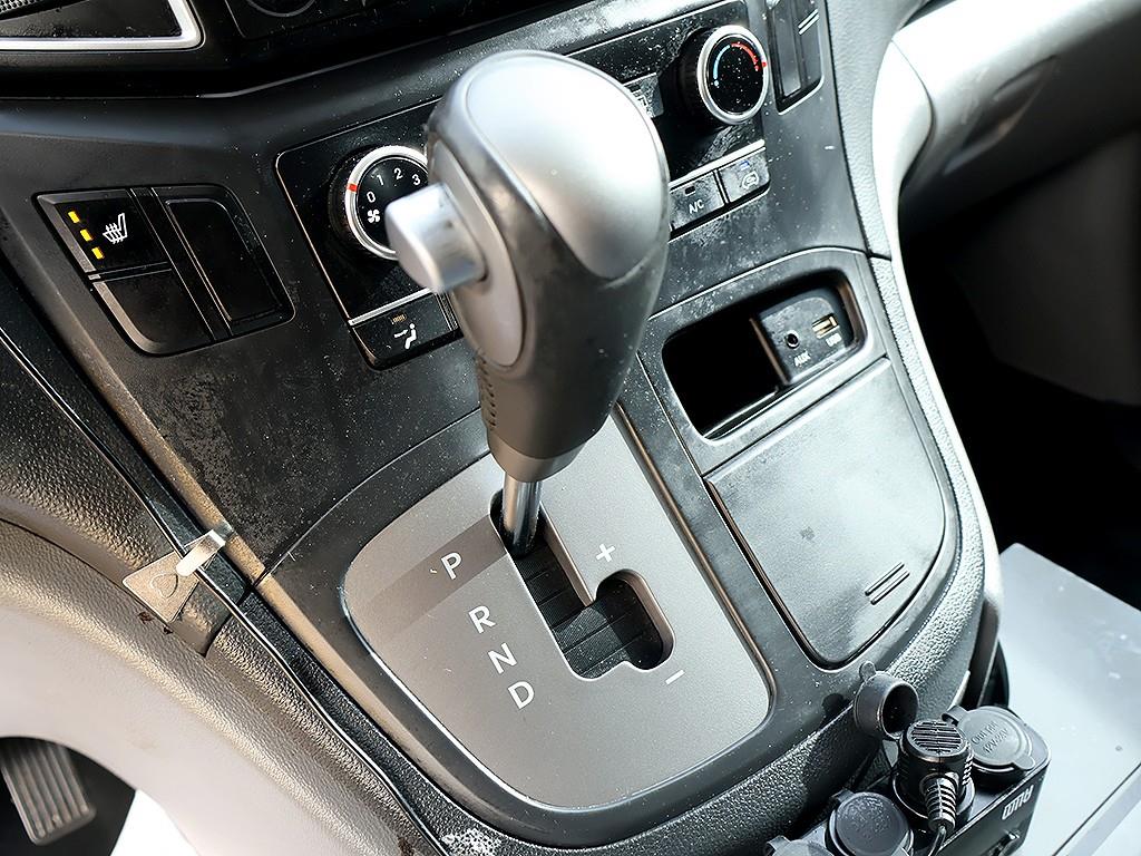 Hyundai Starex 2WD Camping Car 8