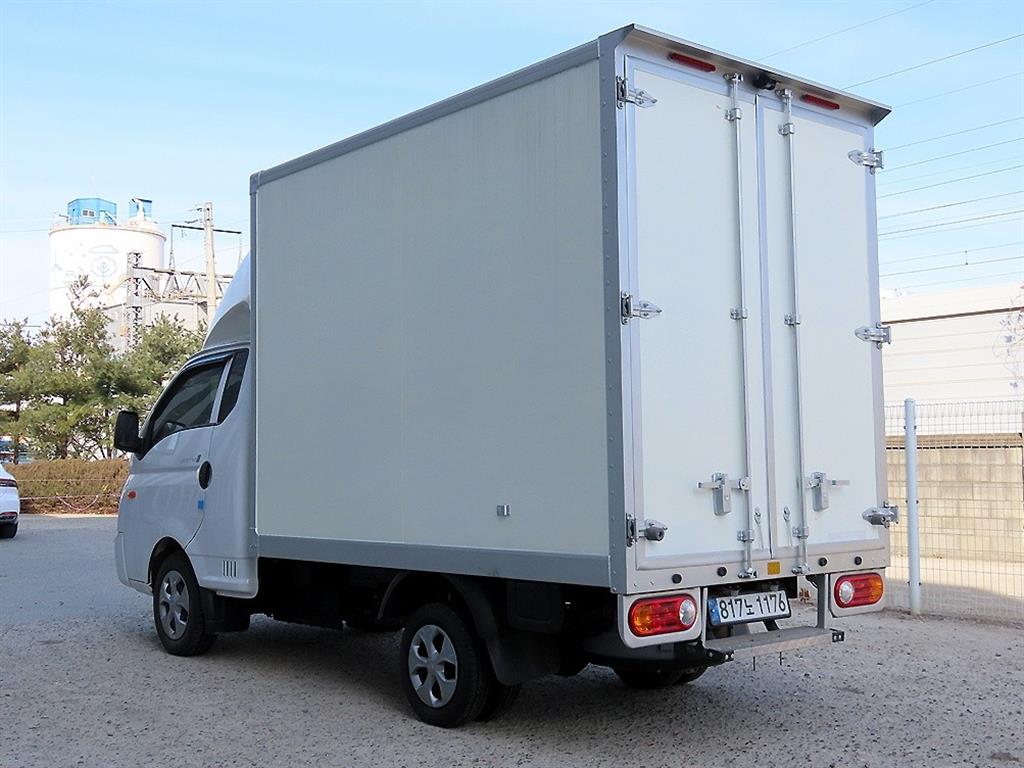Hyundai Porter Super Cab/ Long Wheelbase Modern Plus 3