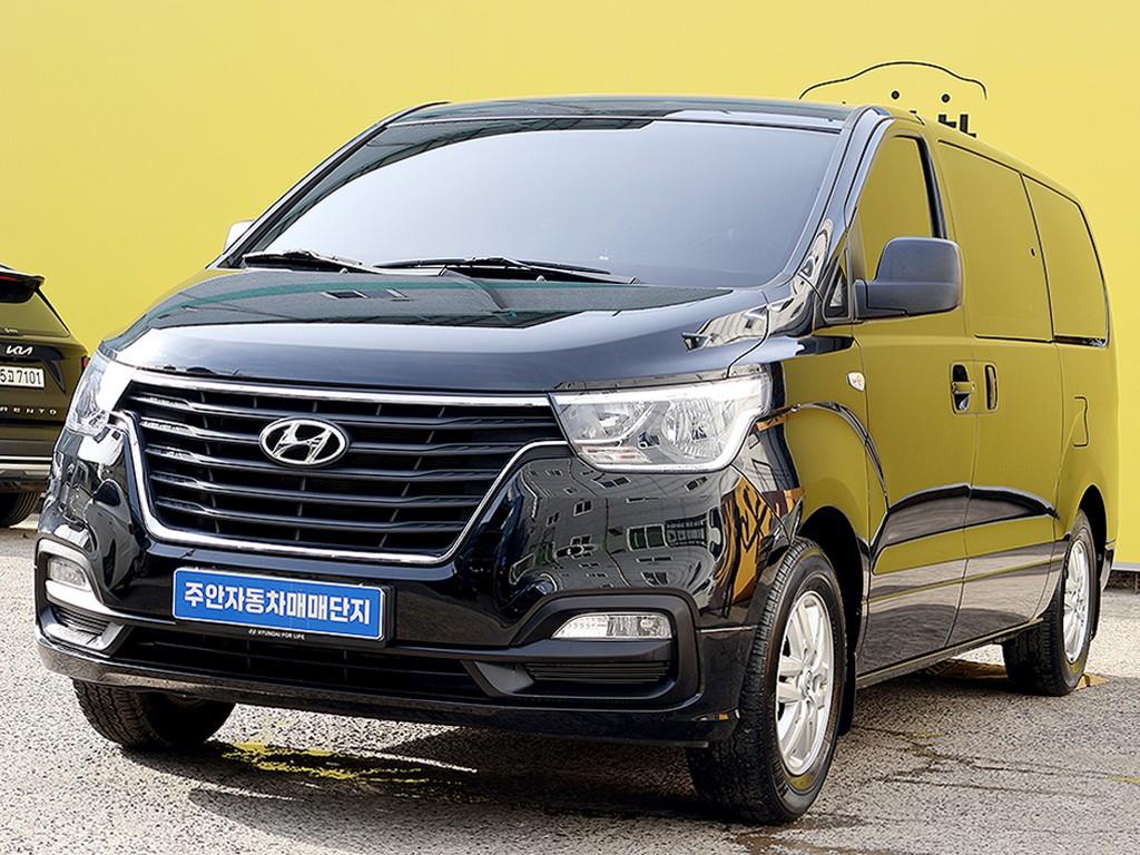 Hyundai Starex 2WD Camping Car 2