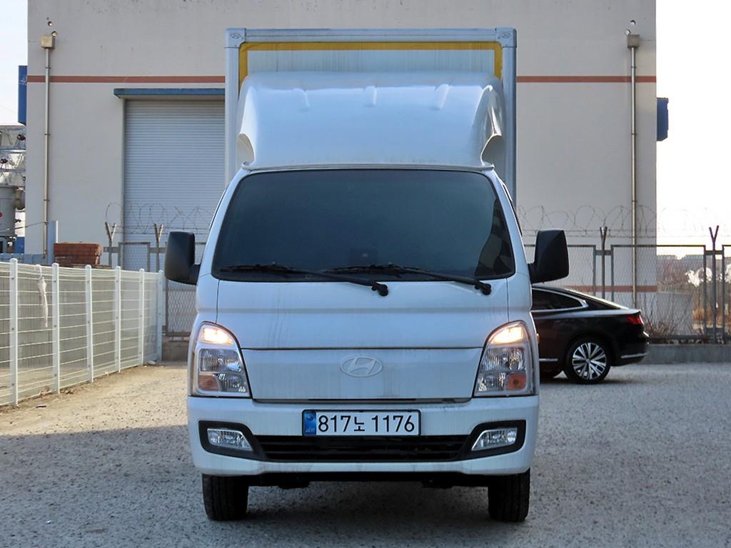 Hyundai Porter Super Cab/ Long Wheelbase Modern Plus 4