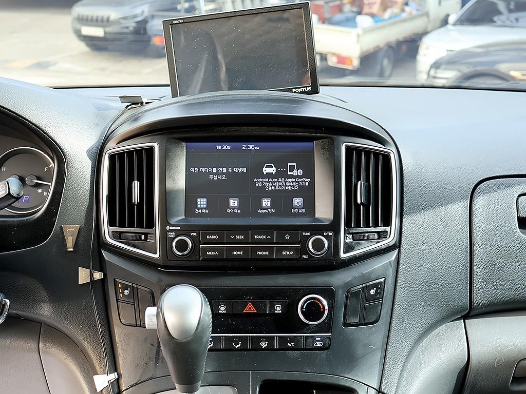 Hyundai Starex 2WD Camping Car 10