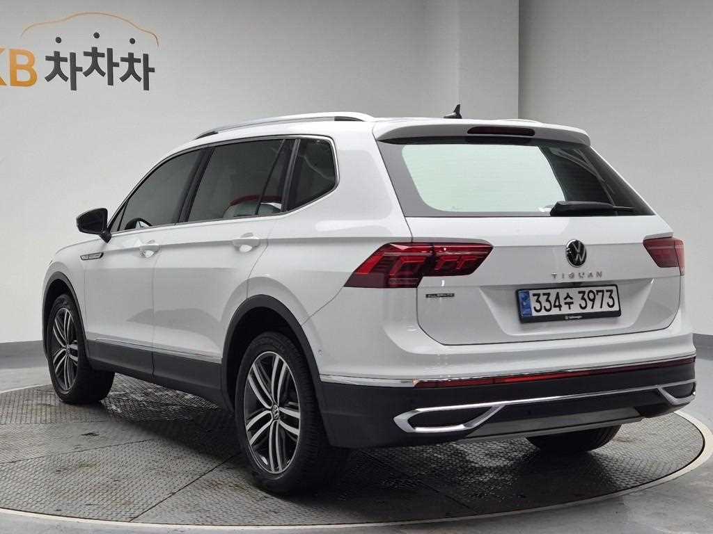 Volkswagen Tiguan 2.0 TSI Prestige 3