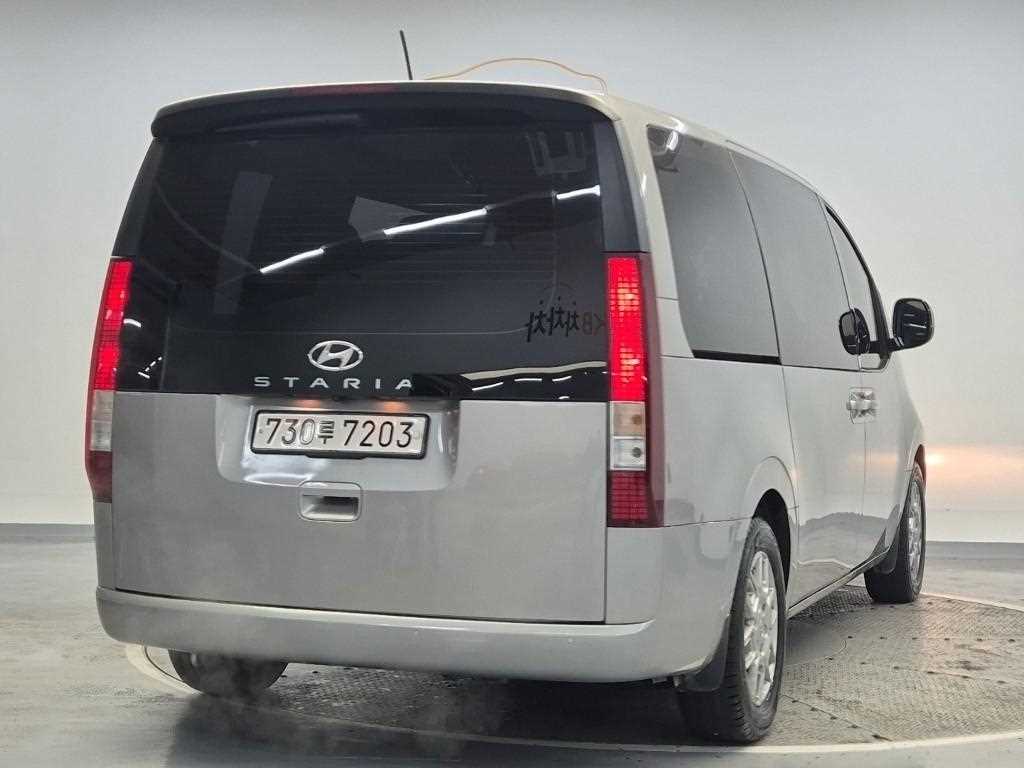 Hyundai Staria LPG Tourer Modern 4