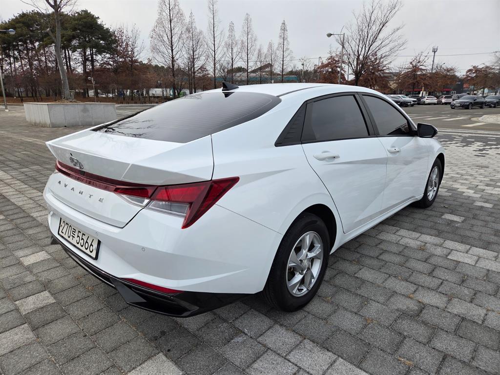 Hyundai Avante 1.6 Modern 5