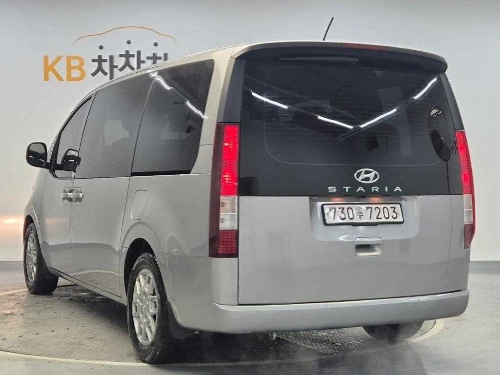 Hyundai Staria LPG Tourer Modern 3