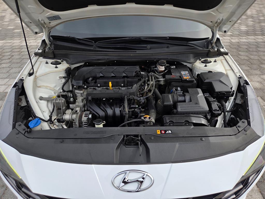 Hyundai Avante 1.6 Modern 8