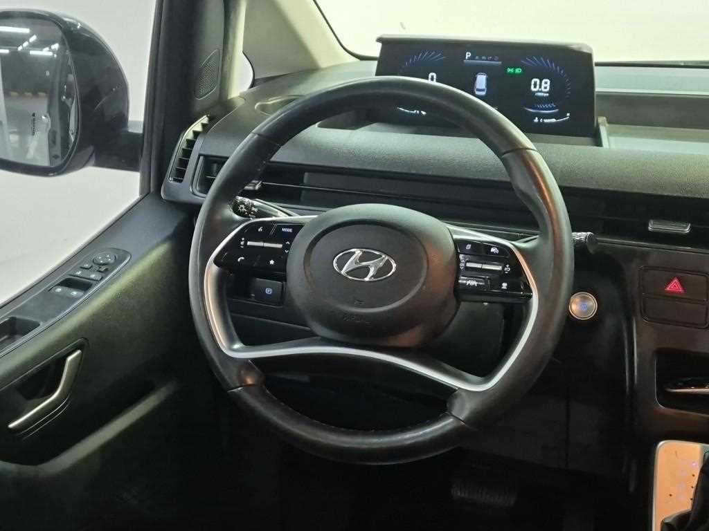 Hyundai Staria LPG Tourer Modern 10