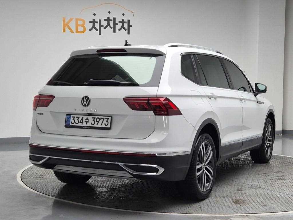 Volkswagen Tiguan 2.0 TSI Prestige 4