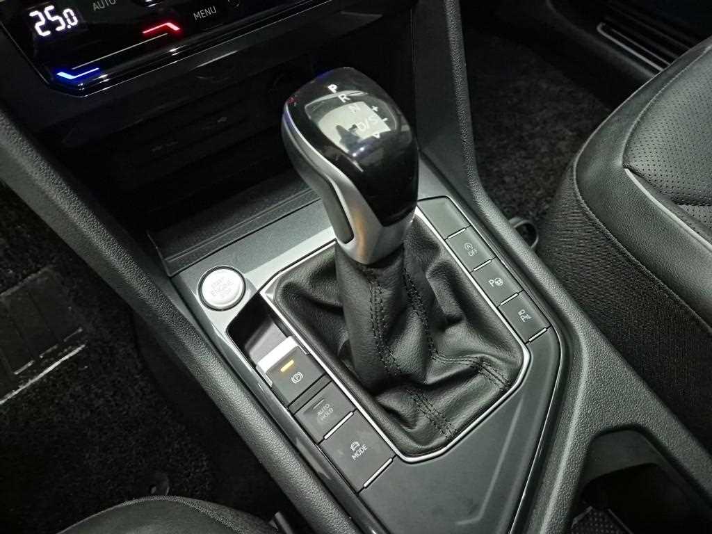 Volkswagen Tiguan 2.0 TSI Prestige 9