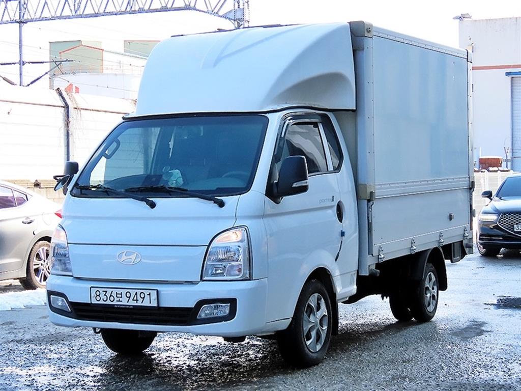 Hyundai Porter Electric/ Super Cab/ Long Wheelbase Modern Plus 2