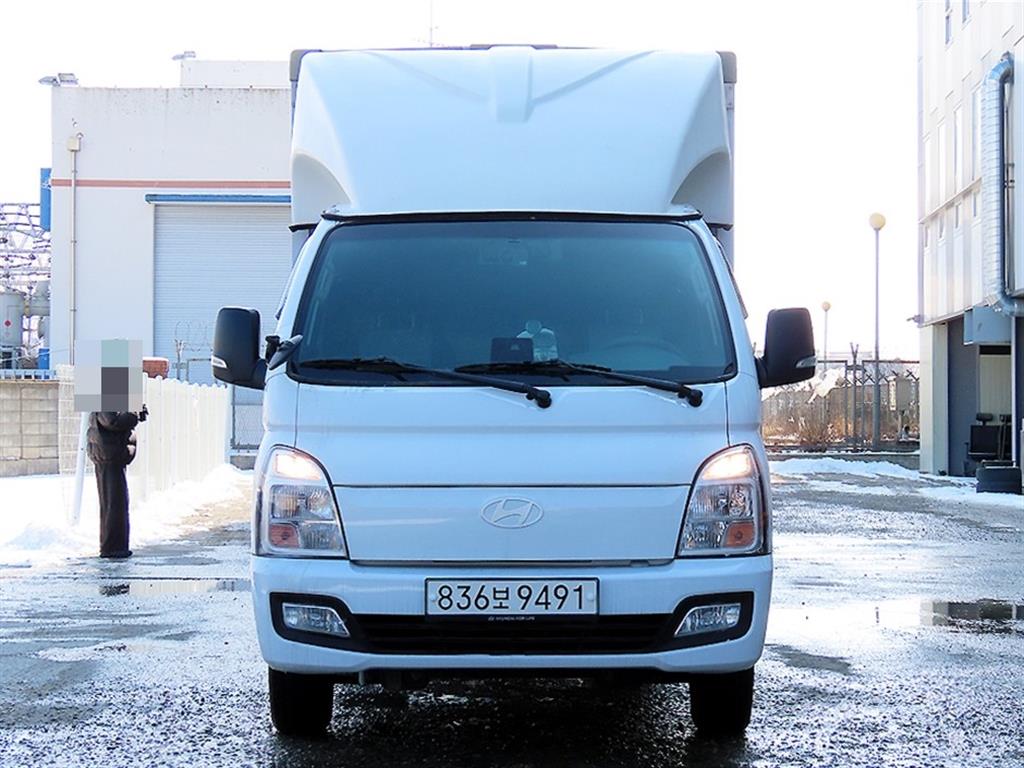 Hyundai Porter Electric/ Super Cab/ Long Wheelbase Modern Plus 3