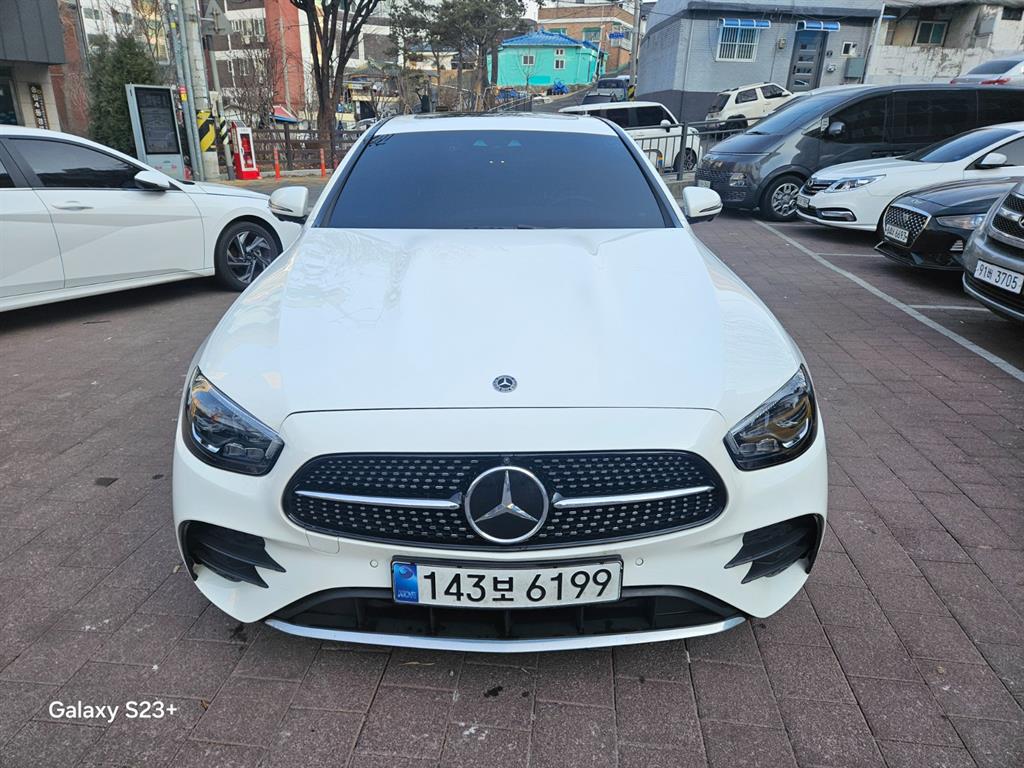 Mercedes-Benz E-Class E220d 4MATIC AMG Line