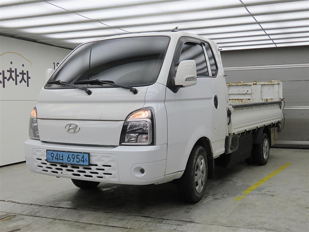Hyundai Porter 1.0 Ton/ Super Cab/ Long Wheelbase
