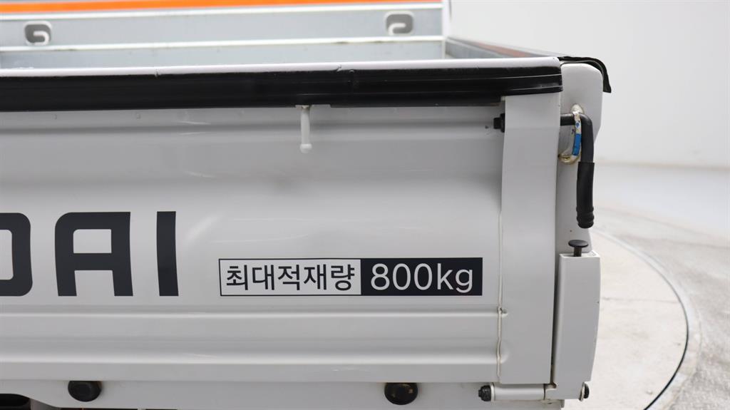 Hyundai Porter Double Cab/ Long Wheelbase/ 4WD Premium 8