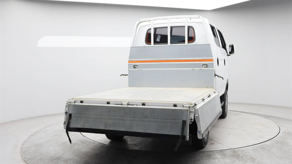 Hyundai Porter Double Cab/ Long Wheelbase/ 4WD Premium 9