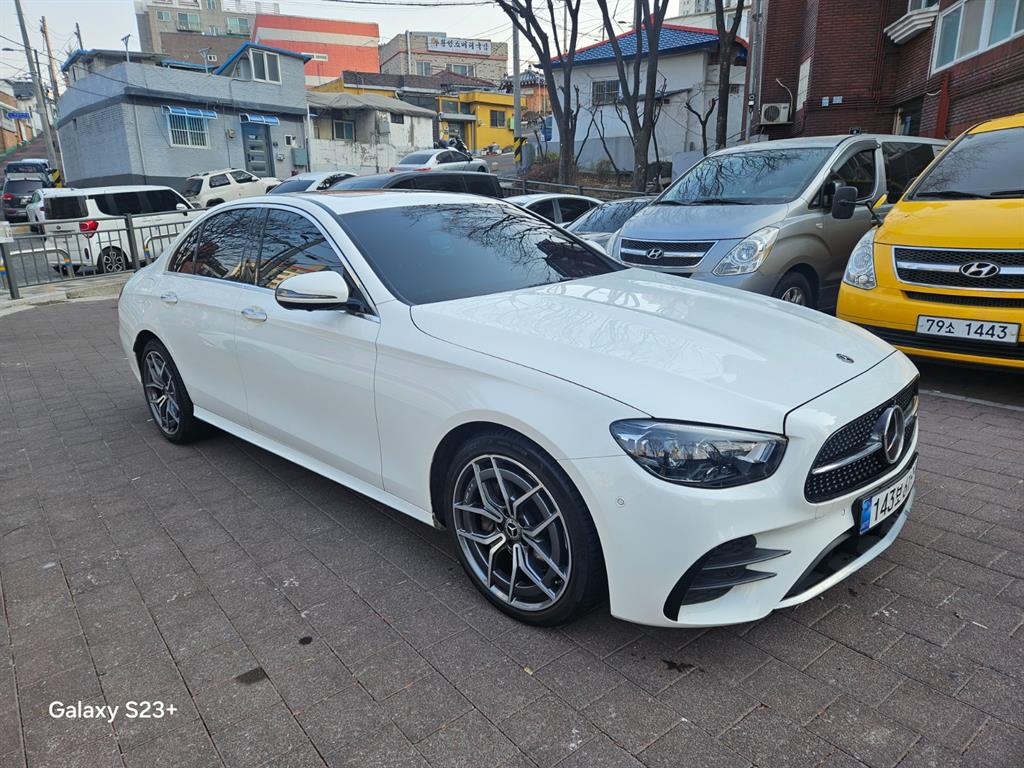 Mercedes-Benz E-Class E220d 4MATIC AMG Line 3