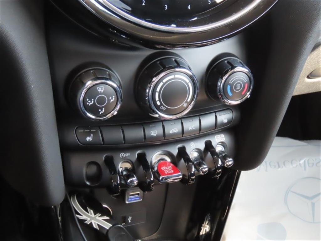 Mini Cooper 5 Duo Classic Plus Launch Pack 9