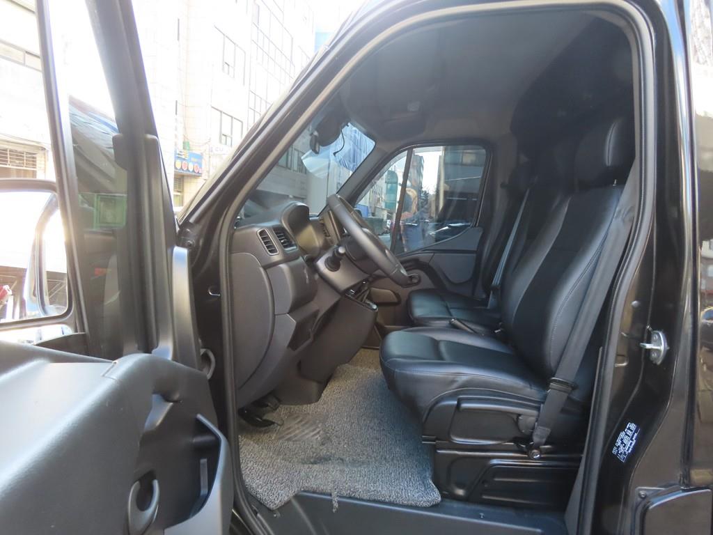Renault Master 2.3 L 7