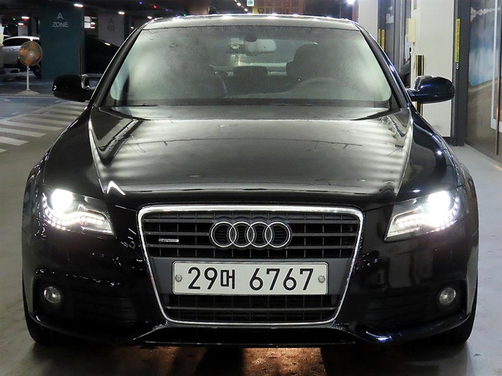 아우디 A4 2.0 TFSI 콰트로 사진