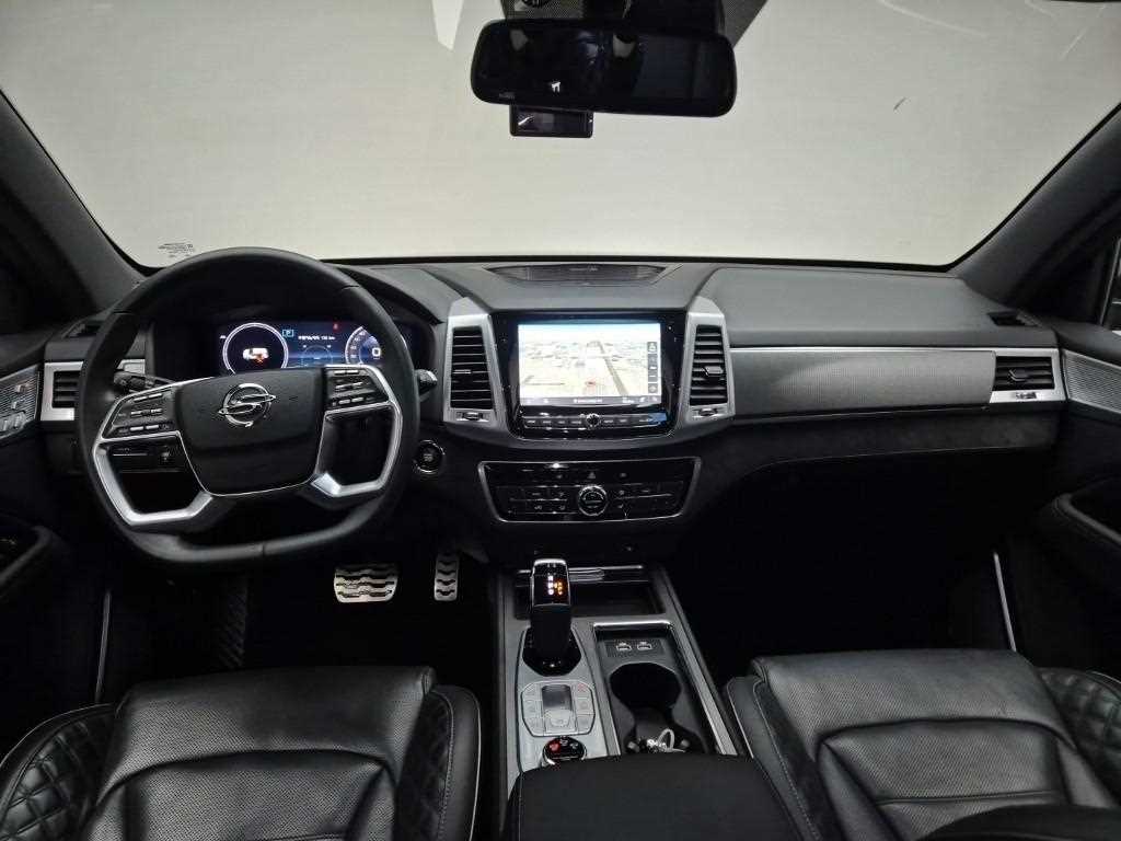 KG Mobility (Ssangyong) Rexton Diesel 2.2 4WD The Black 8