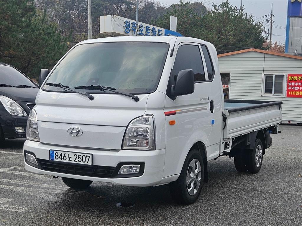 Hyundai Porter 1.0 Ton/ Super Cab/ Long Wheelbase/ CRDi Style