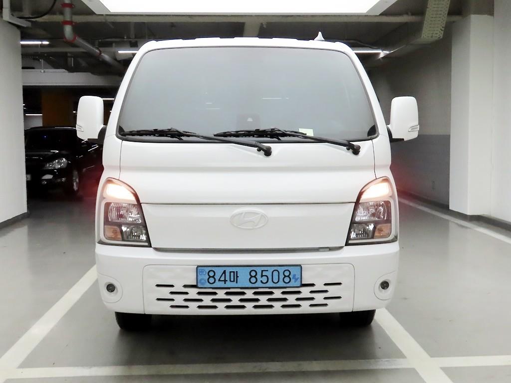 Hyundai Porter 1.0 Ton/ Super Cab/ Long Wheelbase/ Premium Special