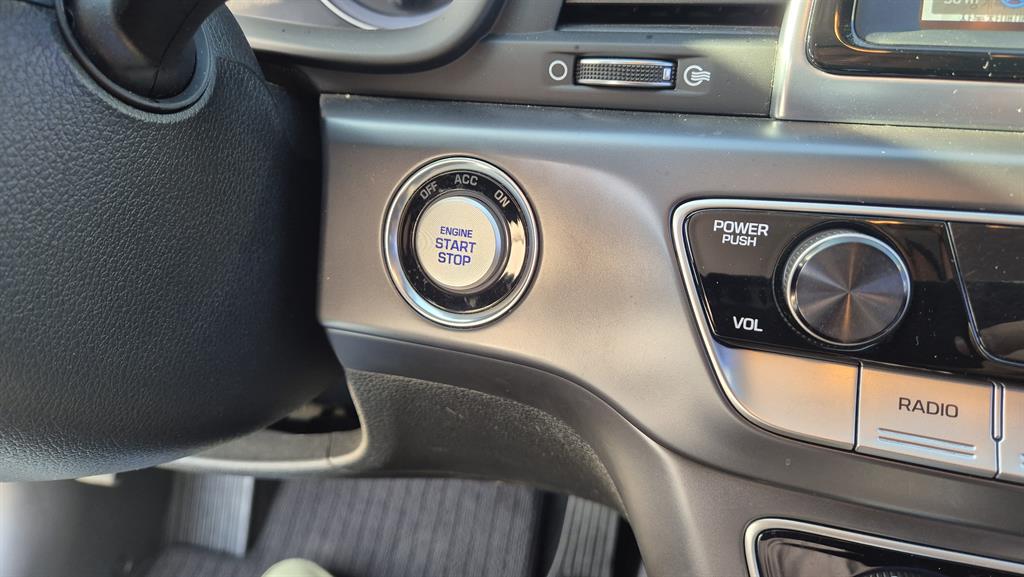 Hyundai Sonata 2.0 Style 8