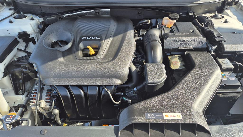 Hyundai Sonata 2.0 Style 4