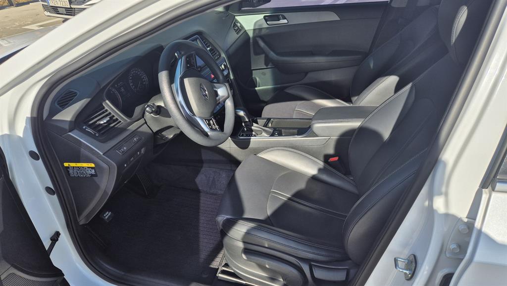 Hyundai Sonata 2.0 Style 10