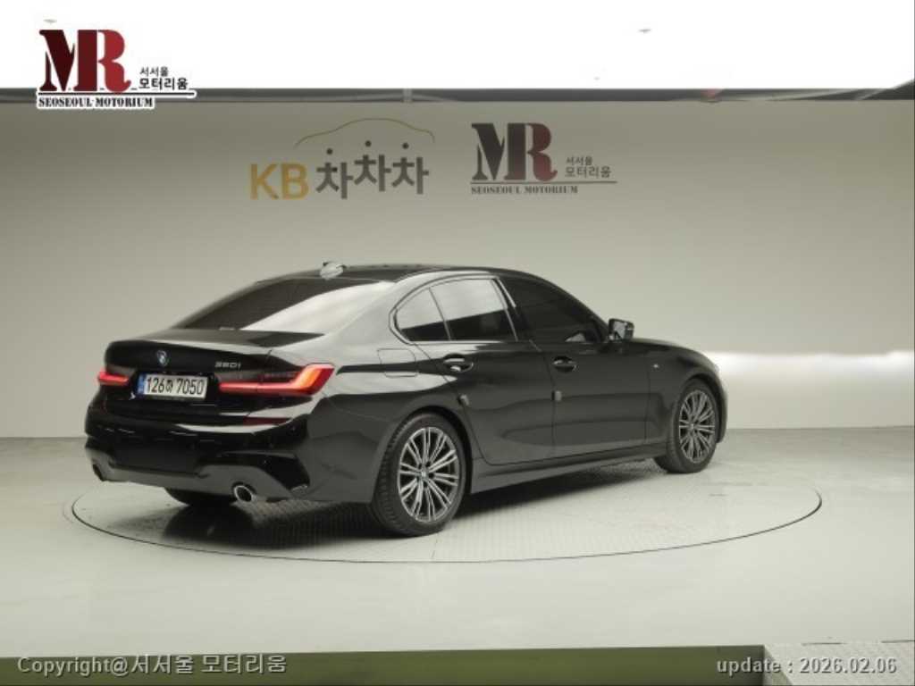 BMW 3 Series 320i M Sport — фото 2