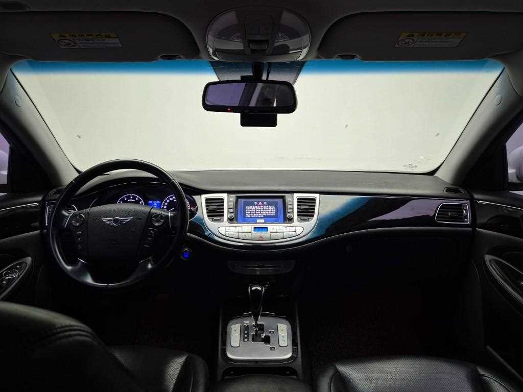 Hyundai Genesis BH330 MODERN Base Type 8