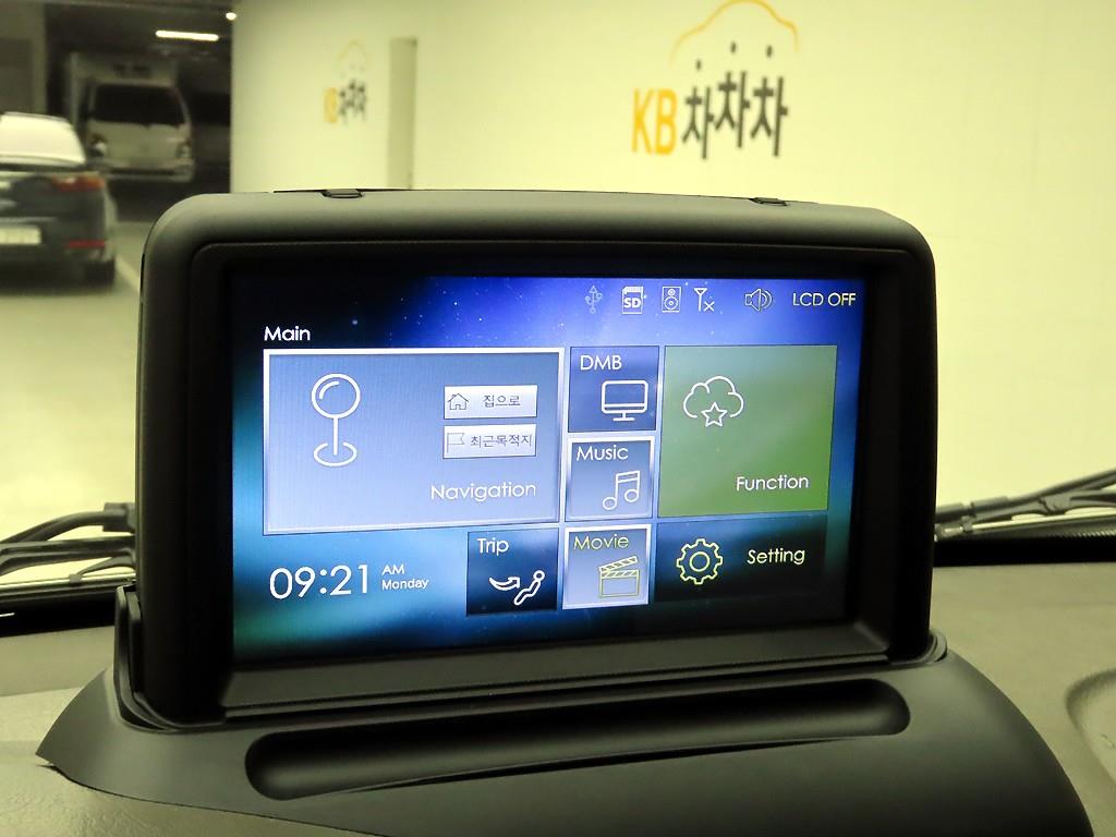 Hyundai Porter Super Cab/ Long Wheelbase/ 4WD/ Integrated Cargo Box 9