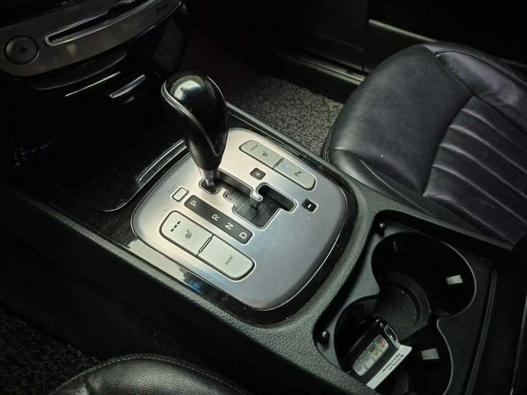 Hyundai Genesis BH330 MODERN Base Type 9