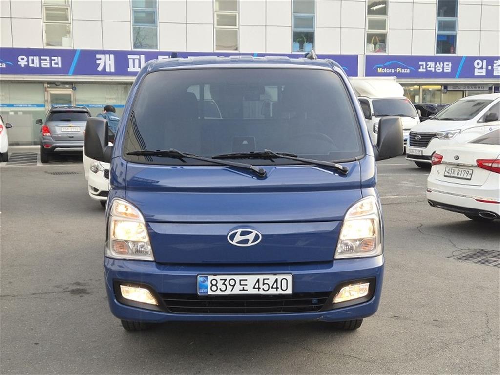 Hyundai Porter Super Cab/ Long Wheelbase/ 2WD Smart 3