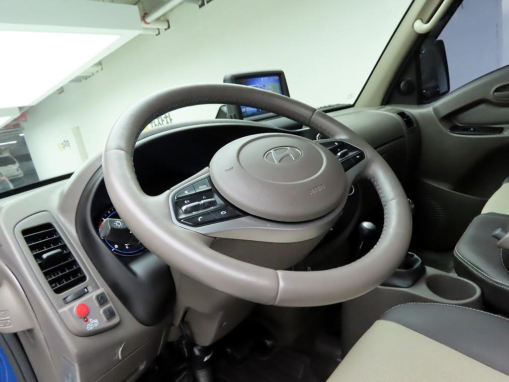 Hyundai Porter Super Cab/ Long Wheelbase/ 4WD/ Integrated Cargo Box 7