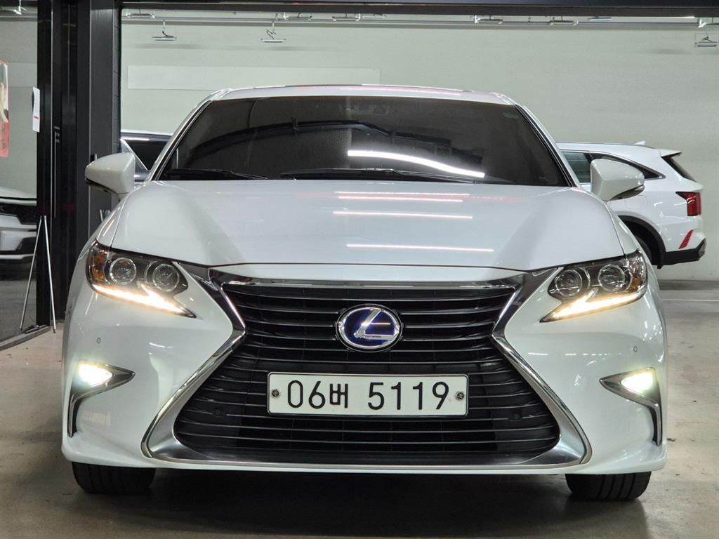 Lexus ES Supreme 4