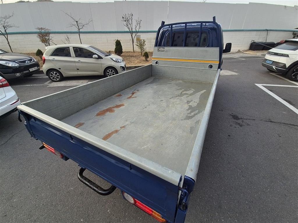 Hyundai Porter Super Cab/ Long Wheelbase/ 2WD Smart 8