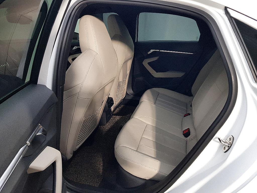 Audi A3 40 TFSI Premium 10