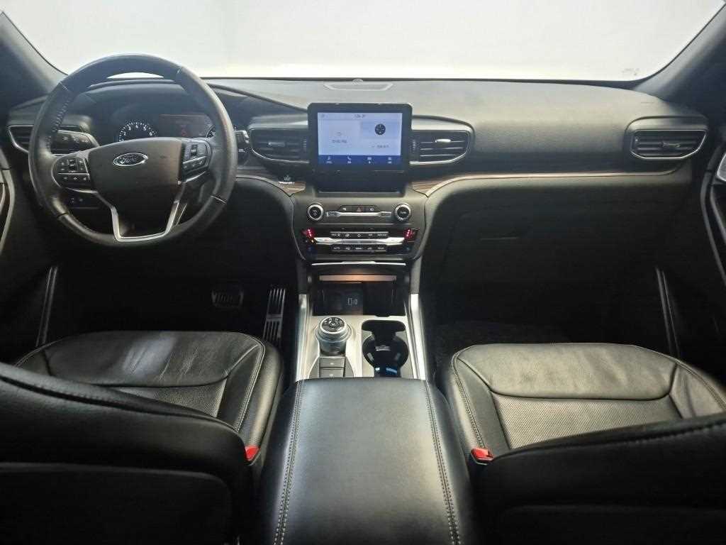 Ford Explorer 2.3 AWD Limited 8