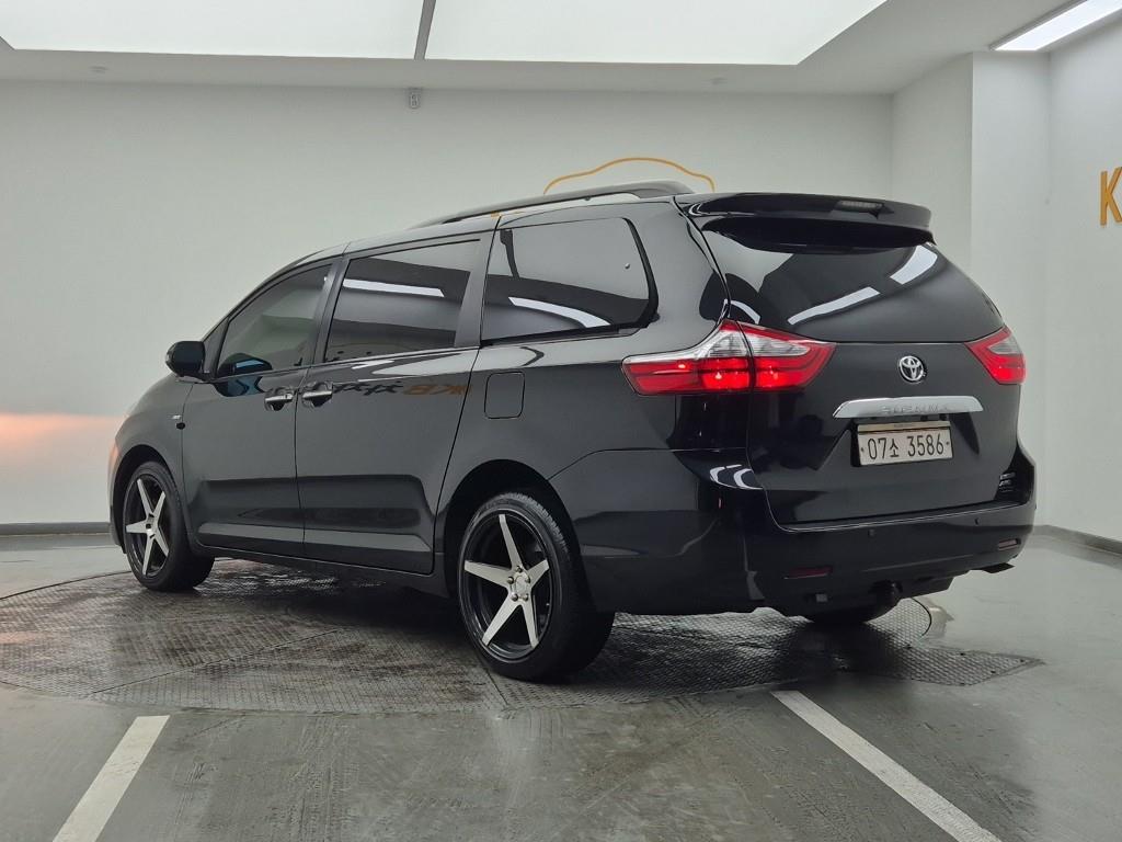 Toyota Sienna 3.5 AWD 4