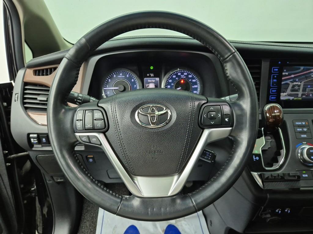 Toyota Sienna 3.5 AWD 10