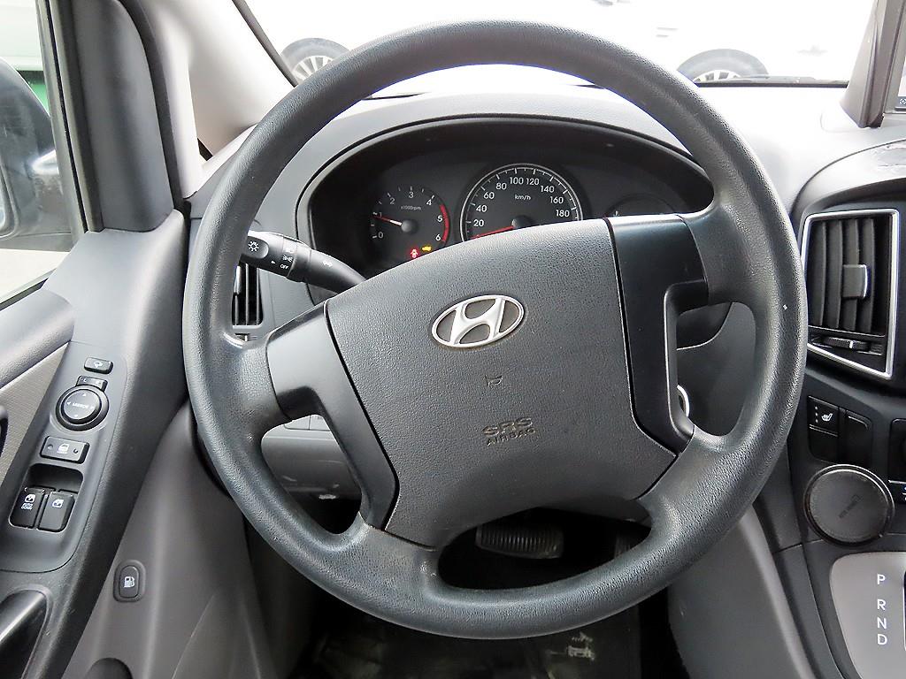 Hyundai Starex Smart 8