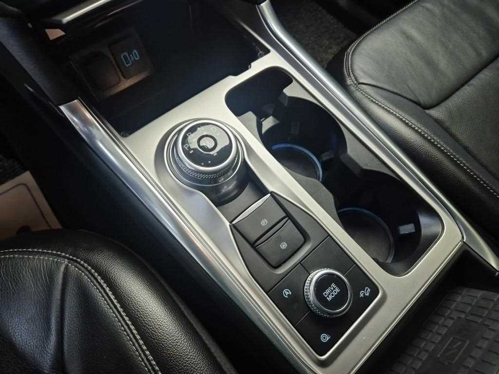 Ford Explorer 2.3 AWD Limited 9