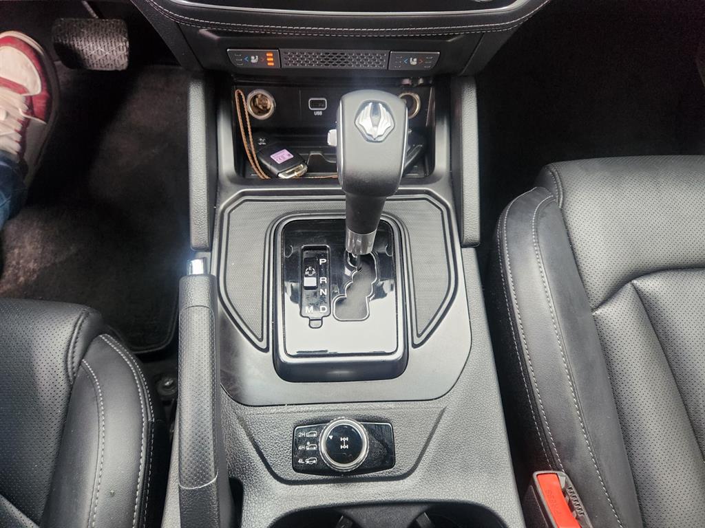 KG Mobility (Ssangyong) Rexton Diesel 2.2 4WD 5 Link Prestige Special 9