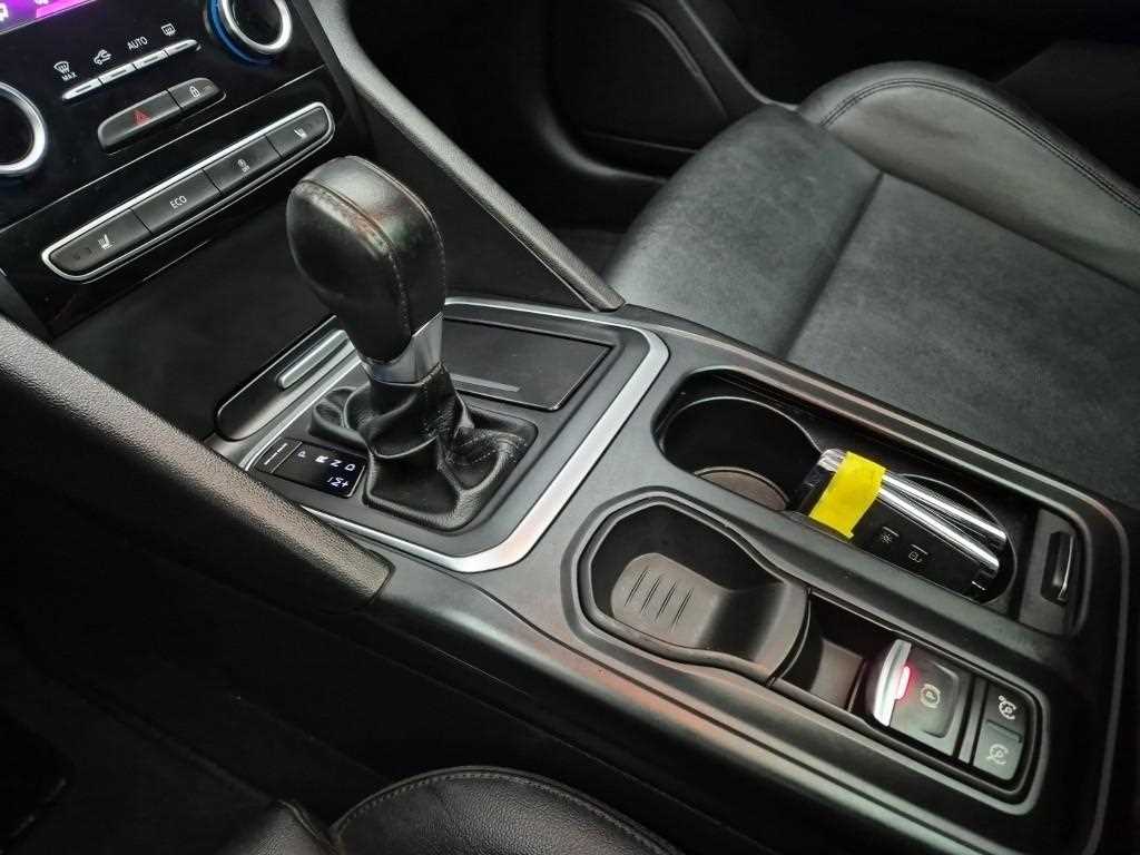 Renault SM6 Gasoline 2.0 GDe SE 9